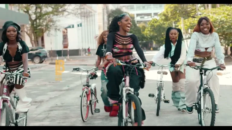 Phina - Saladi (Official Performance Video)